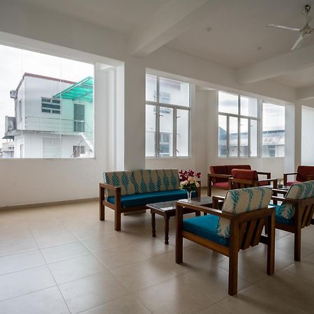 Hotel Oviya Vavuniya Exteriér fotografie