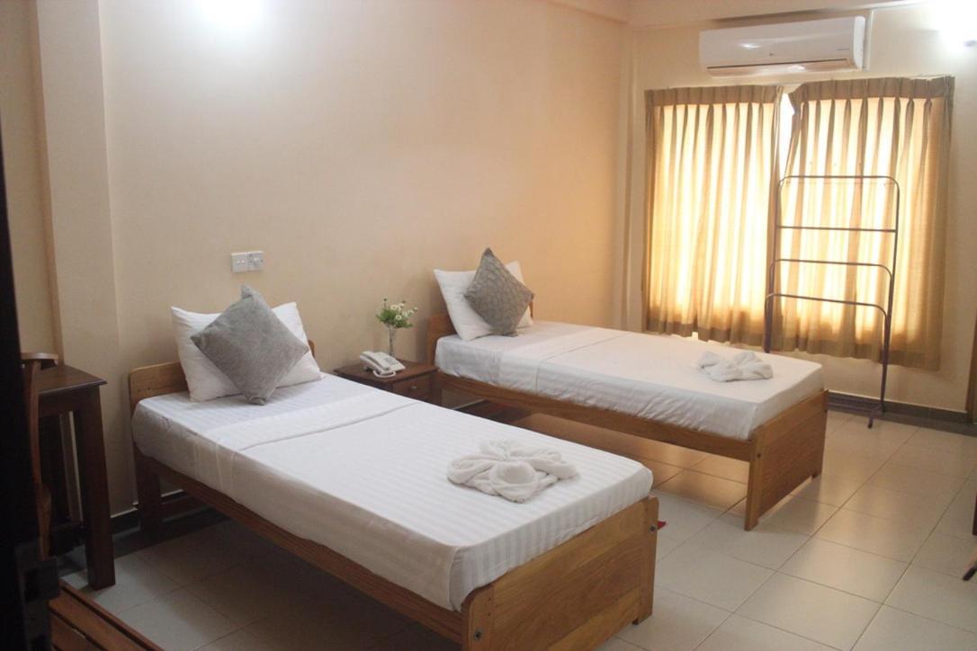 Hotel Oviya Vavuniya Exteriér fotografie