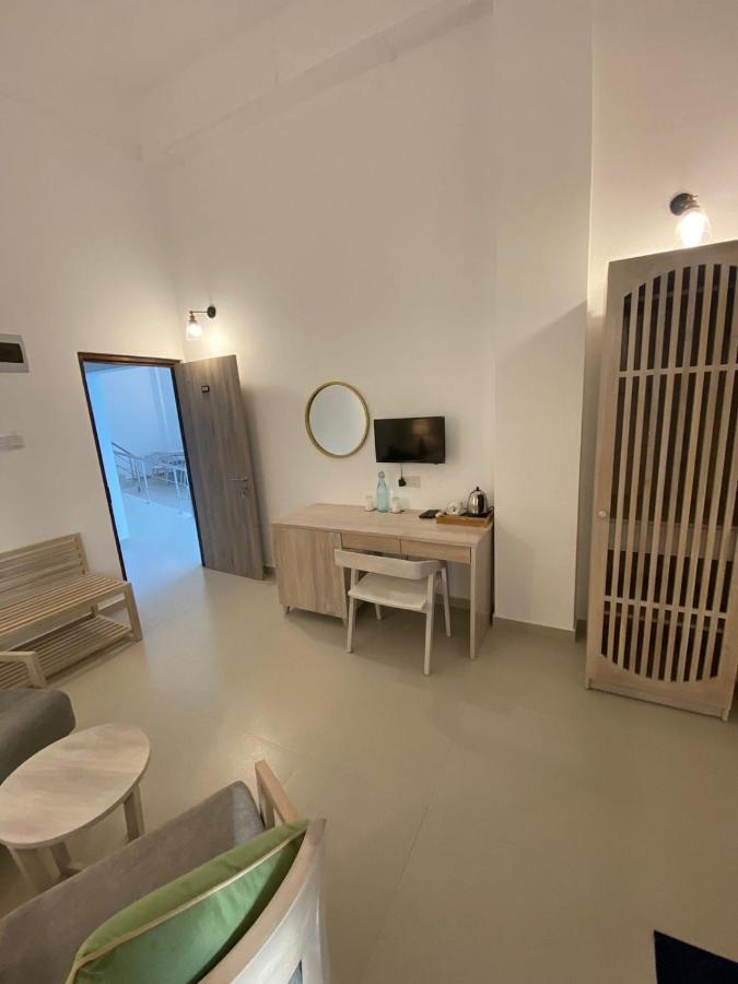 Hotel Oviya Vavuniya Exteriér fotografie