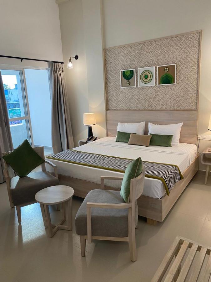 Hotel Oviya Vavuniya Exteriér fotografie