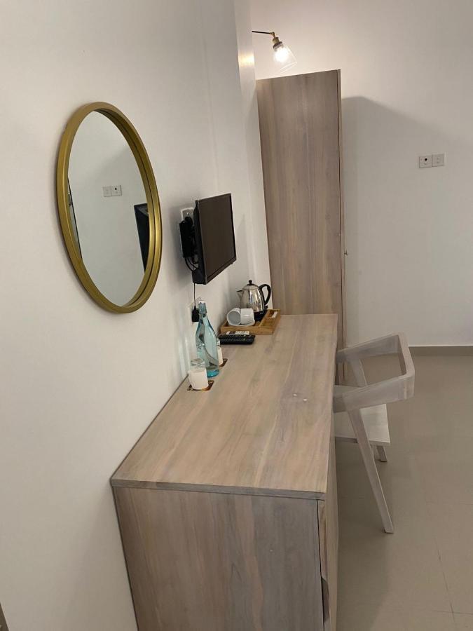 Hotel Oviya Vavuniya Exteriér fotografie