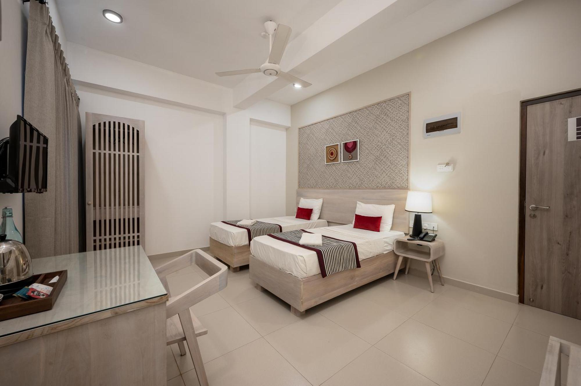 Hotel Oviya Vavuniya Exteriér fotografie