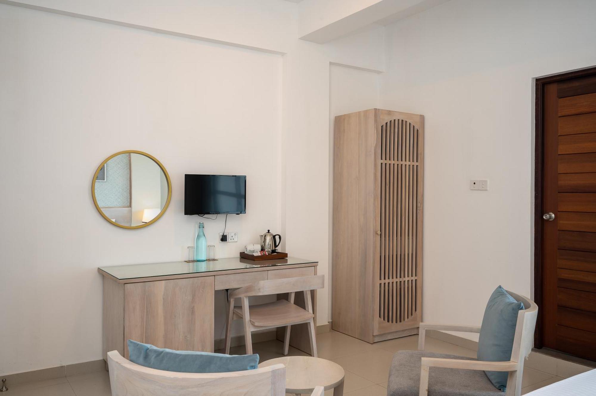 Hotel Oviya Vavuniya Exteriér fotografie