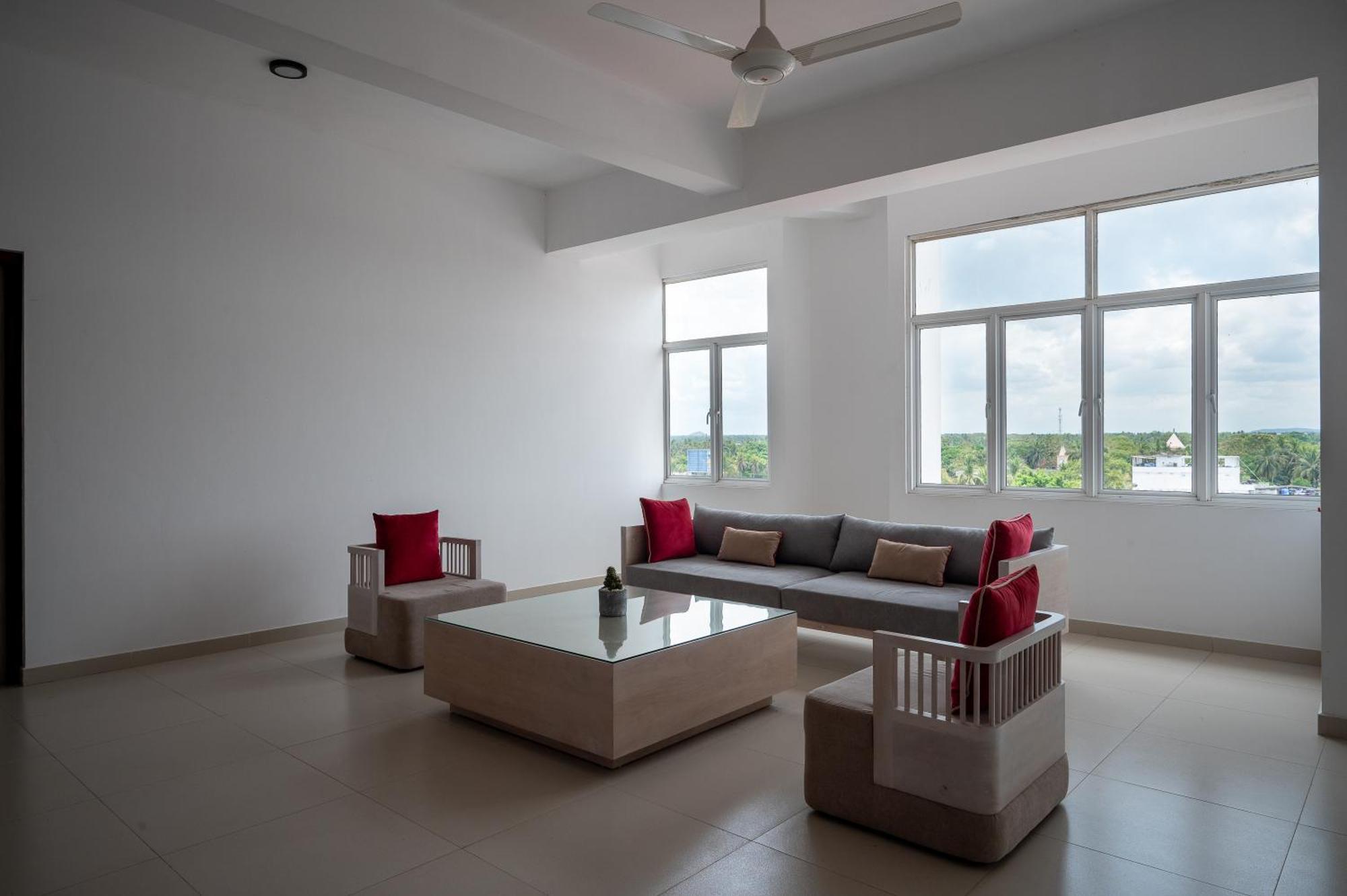 Hotel Oviya Vavuniya Exteriér fotografie