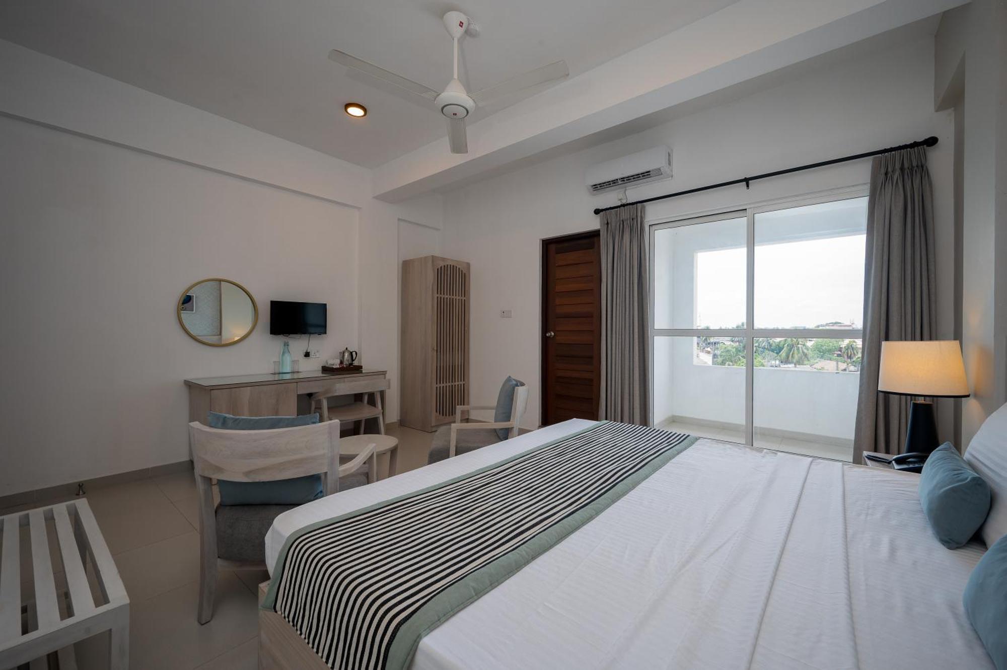 Hotel Oviya Vavuniya Exteriér fotografie