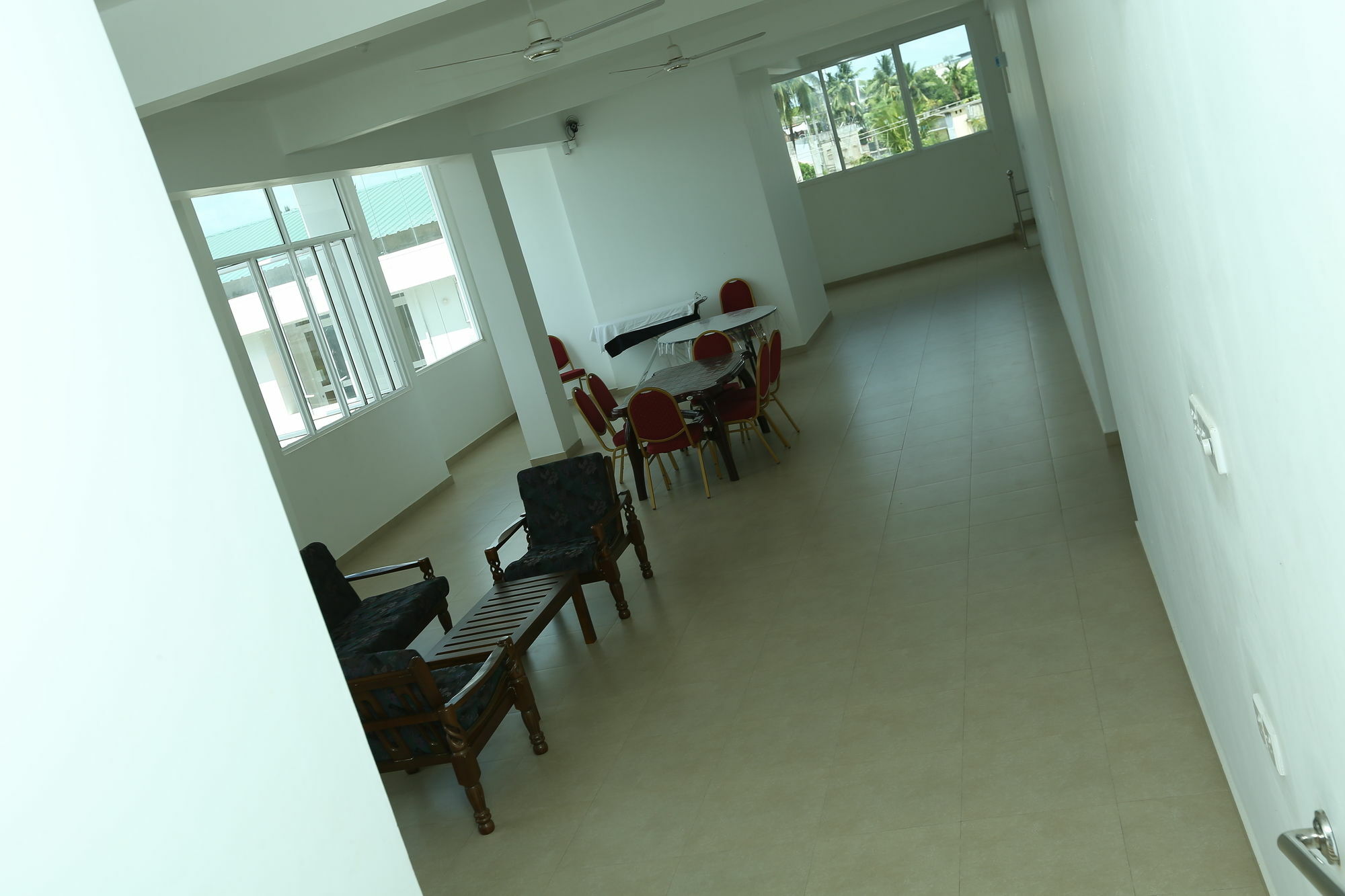 Hotel Oviya Vavuniya Exteriér fotografie