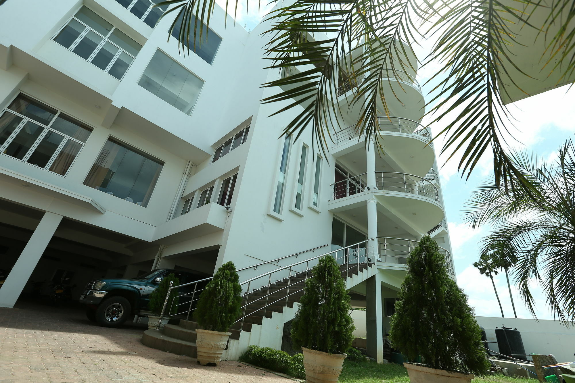 Hotel Oviya Vavuniya Exteriér fotografie